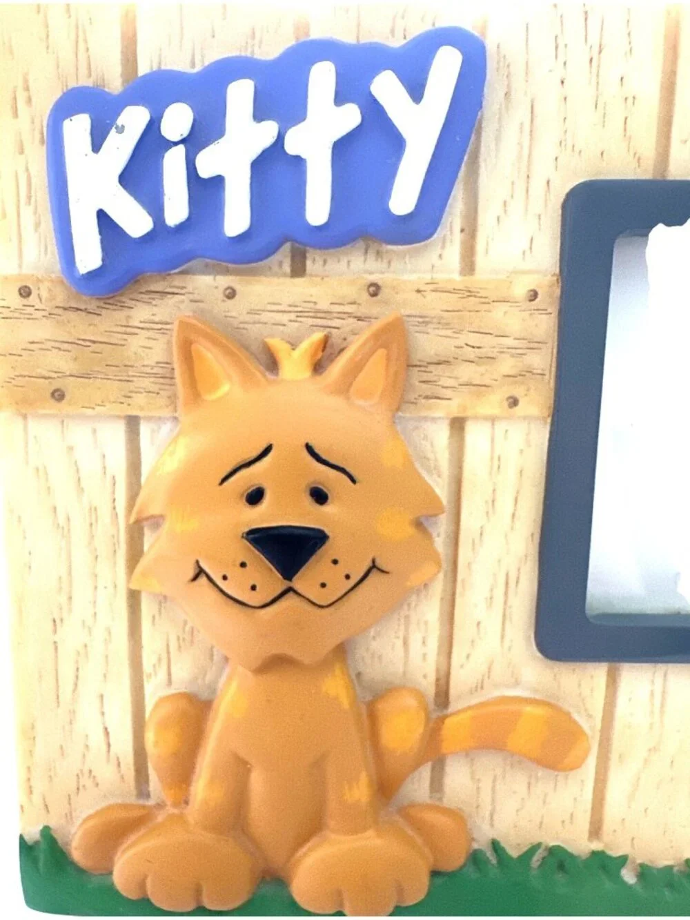 KITTEN Picture Frame Russ Berrie Fence Resin VINTAGE Glass Opening 2.25”